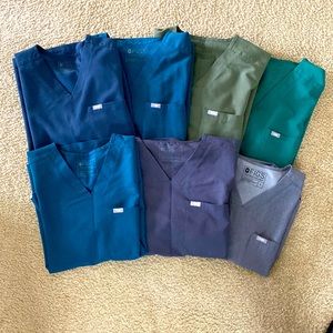 Used figs  CHISEC three pocket scrub tops various colors